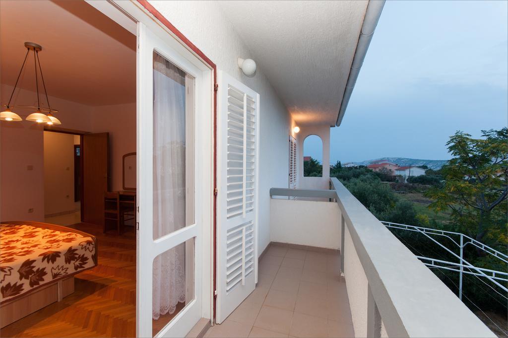 Maslinov Hlad Apartment Barbat na Rabu Exterior photo